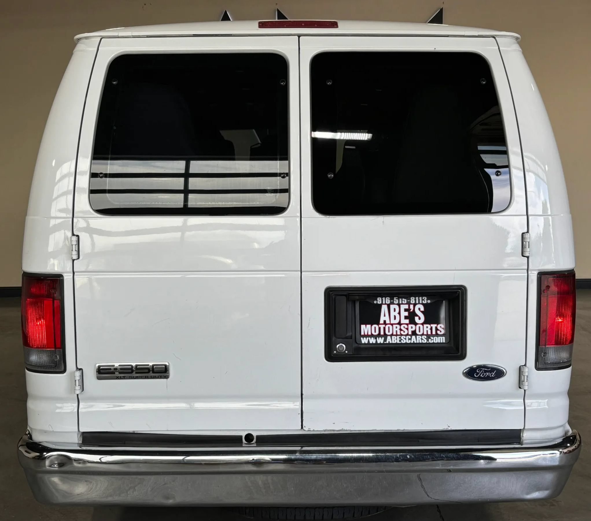 Used 2012 Ford E-350 and Econoline 350 XLT RWD image 5
