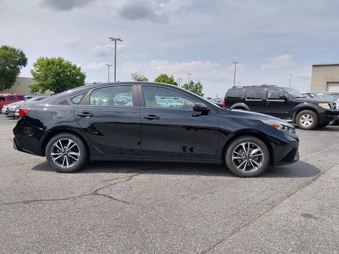 Certified 2023 Kia Forte LXS FWD image 2
