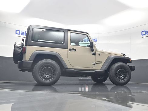 Used 2017 Jeep Wrangler Sport AWD/4WD image 34