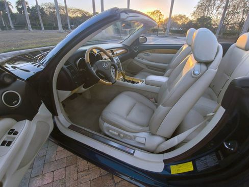 Used 2004 Lexus SC 430 Convertible RWD image 4