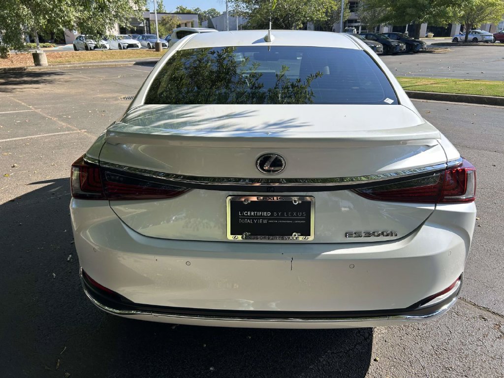 Used 2023 Lexus ES 300h w/ Premium Package FWD image 3