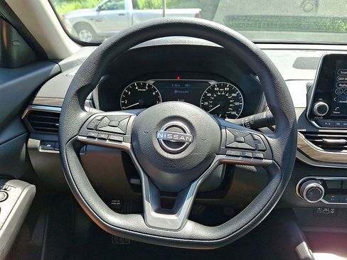 Used 2026 Nissan Altima 2.5 SV FWD image 17
