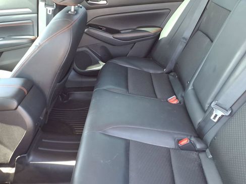 Used 2023 Nissan Altima 2.5 SR FWD image 11