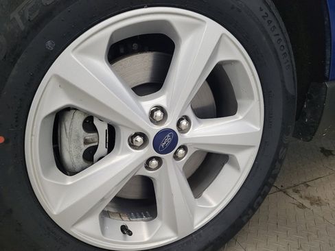 Used 2020 Ford Edge SE image 31