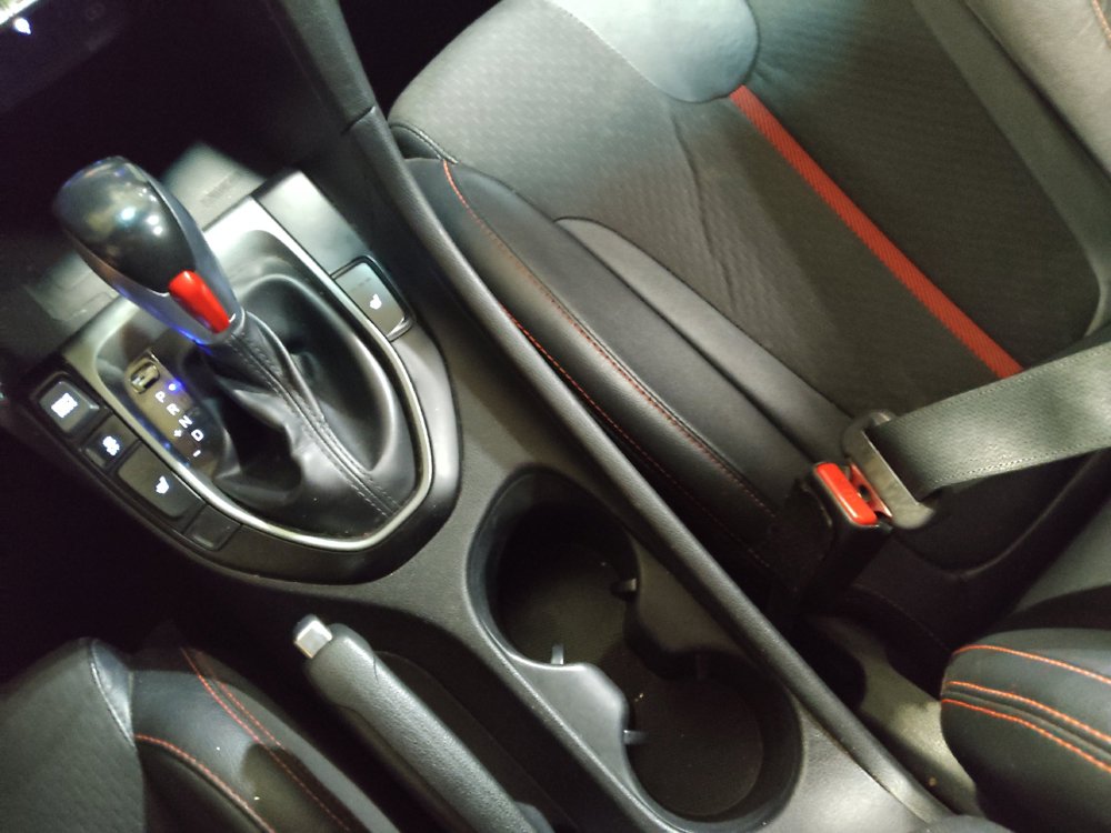 Used 2020 Hyundai Veloster Turbo FWD image 26