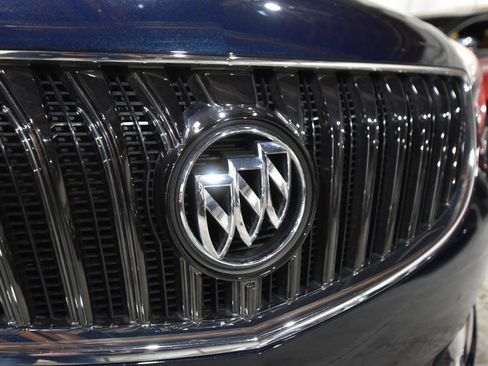 Used 2016 Buick Regal image 3