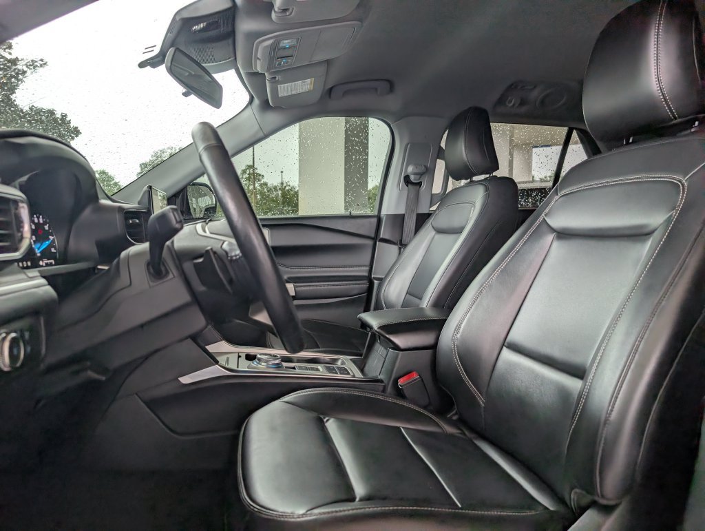 Used 2021 Ford Explorer XLT w/ Equipment Group 202A RWD image 15