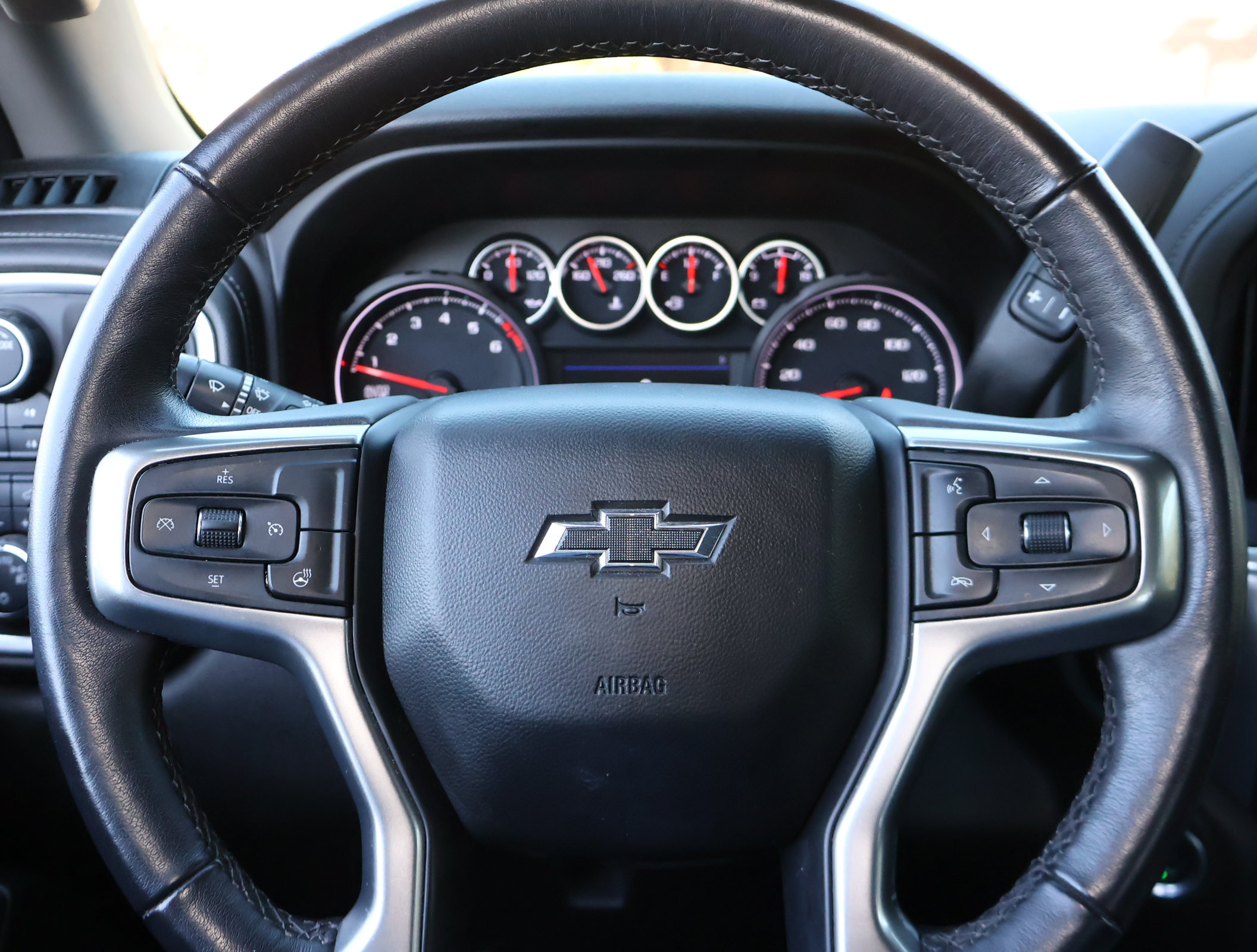 Used 2022 Chevrolet Silverado 1500 RST AWD/4WD image 13
