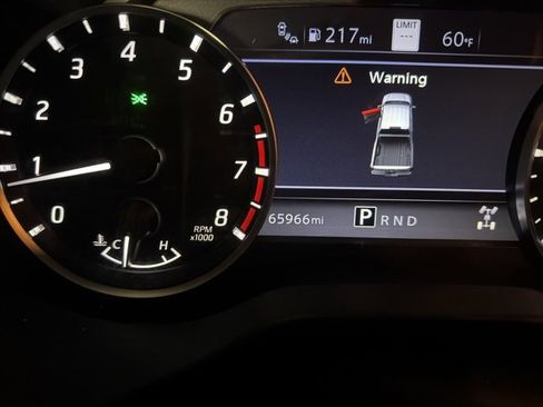 Used 2022 Nissan Titan SV w/ SV Convenience Package image 7