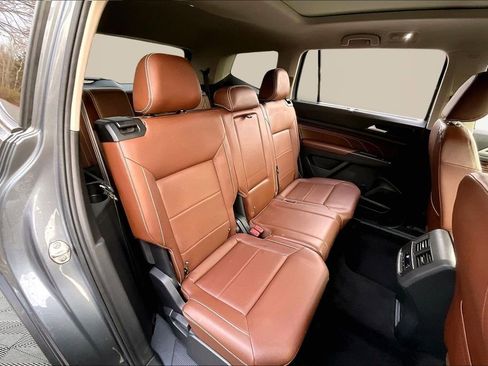 Used 2022 Volkswagen Atlas SE w/ Panoramic Sunroof Package image 17