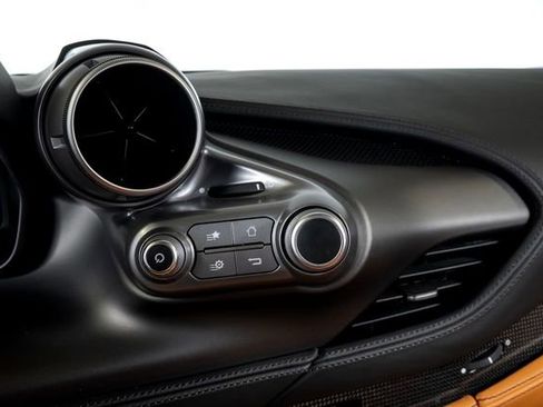 Certified 2020 Ferrari F8 Tributo image 34