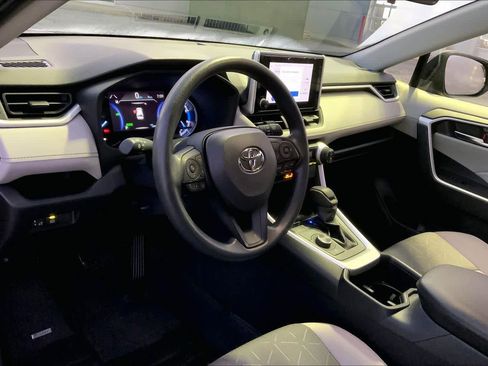 Used 2024 Toyota RAV4 XLE image 17