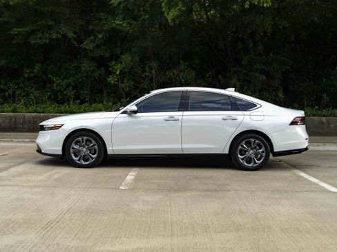 Used 2024 Honda Accord EX-L image 6