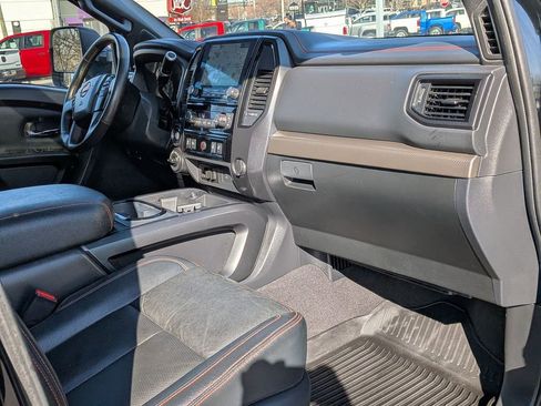 Used 2024 Nissan Titan PRO-4X w/ Pro-4x Convenience Package image 24