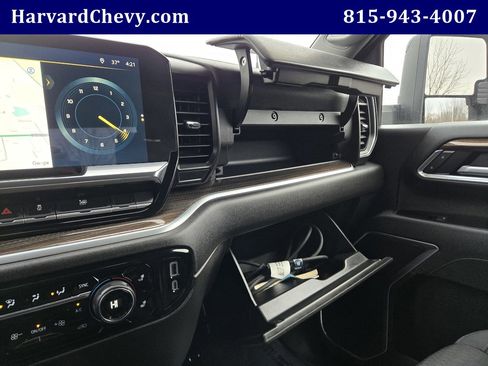 Used 2025 Chevrolet Silverado 2500 LT w/ Convenience Package image 13