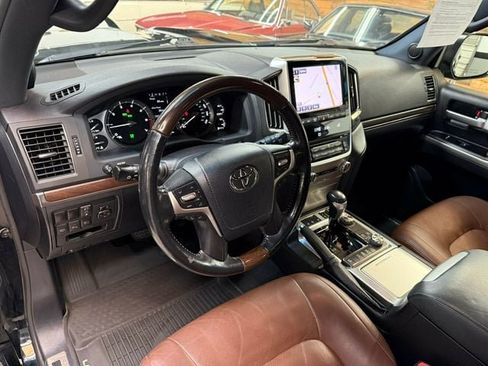Used 2019 Toyota Land Cruiser AWD/4WD image 8