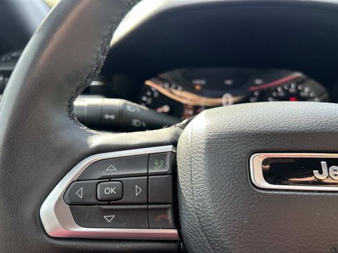 Used 2023 Jeep Compass Latitude w/ Sun and Sound Group AWD/4WD image 25