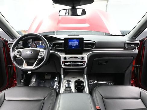 Used 2023 Ford Explorer XLT w/ Equipment Group 202A image 25