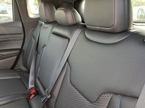 New 2026 Jeep Compass Latitude image 24