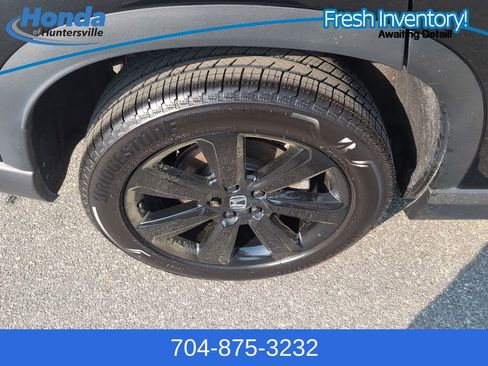 Used 2025 Honda Pilot Black Edition image 10