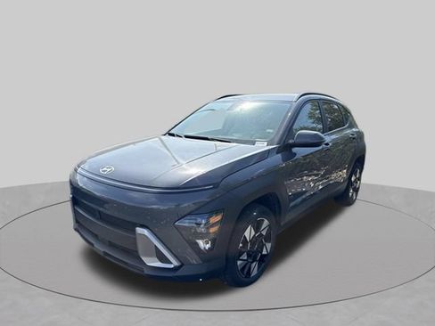 Used 2025 Hyundai Kona SEL AWD/4WD image 1