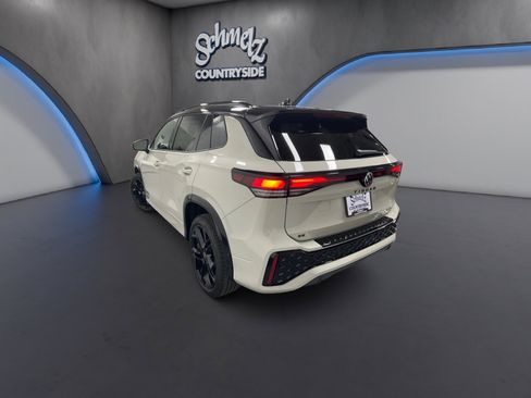 New 2026 Volkswagen Tiguan SE R-Line AWD/4WD image 9