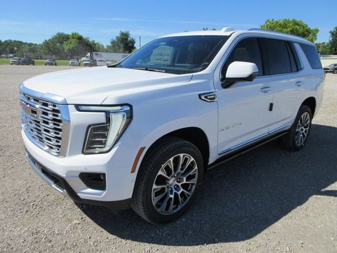 New 2026 GMC Yukon Denali w/ Denali Reserve Package AWD/4WD image 9