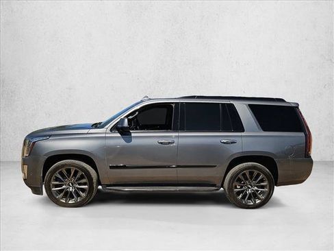 Used 2019 Cadillac Escalade Luxury w/ Escalade Sport Edition AWD/4WD image 10