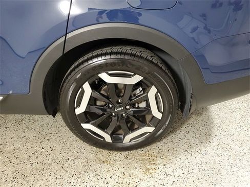 Used 2023 Kia Telluride EX image 8