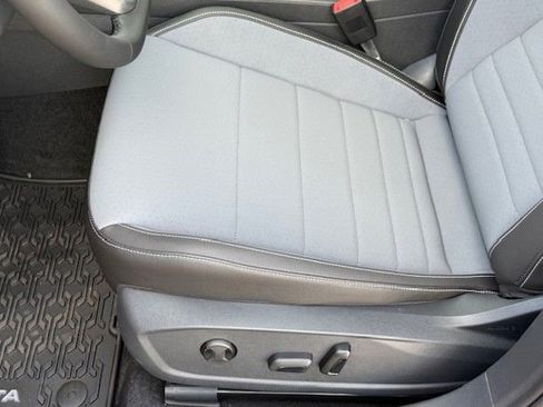 New 2026 Volkswagen Jetta SE image 33