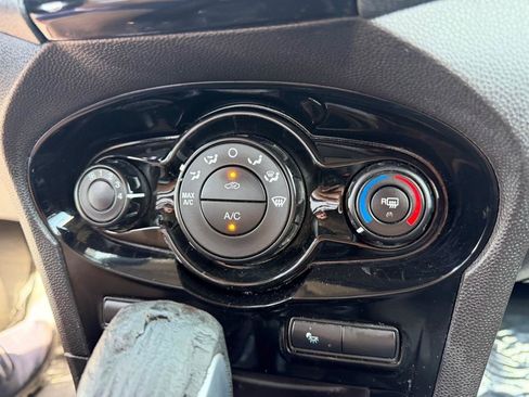 Used 2014 Ford Fiesta SE w/ Equipment Group 201A FWD image 33