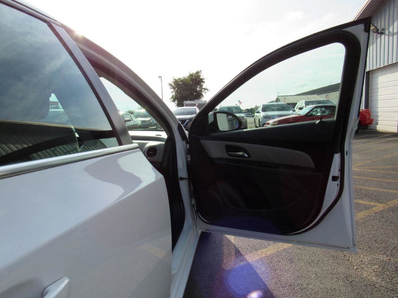 Used 2016 Chevrolet Cruze LT FWD image 27