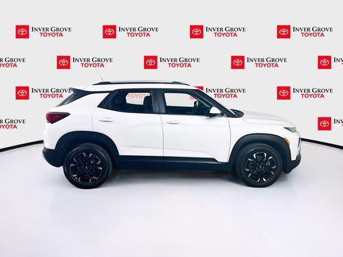 Used 2022 Chevrolet TrailBlazer LT w/ Driver Confidence Package image 4