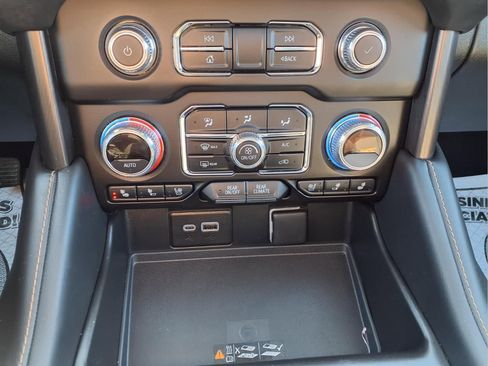 Used 2023 GMC Yukon AT4 image 11