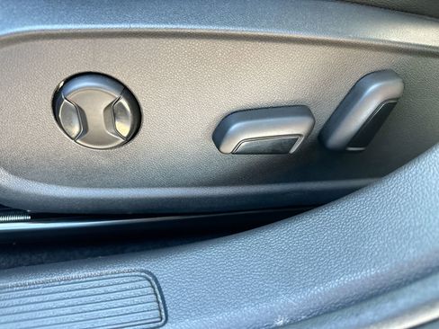 Used 2024 Volkswagen Jetta SE image 12