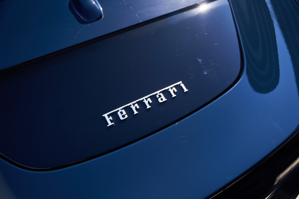 Used 2025 Ferrari Roma Spider RWD image 10