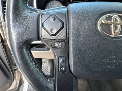 Used 2018 Toyota Sequoia Platinum RWD image 33