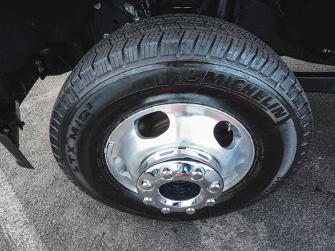 Used 2024 Ford F350 XL w/ Snow Plow/Camper Package image 8