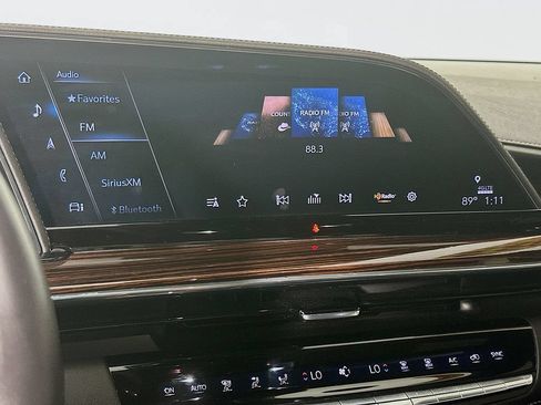 Used 2022 Cadillac Escalade Premium Luxury w/ Performance Package AWD/4WD image 23