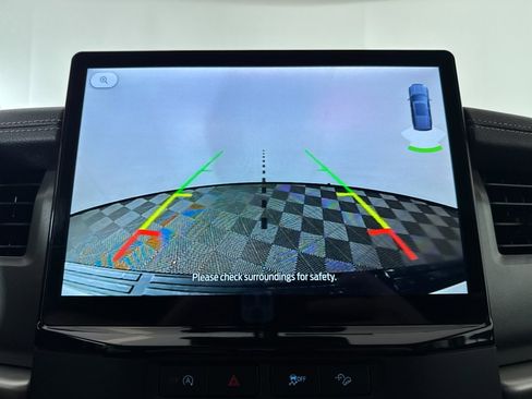 Used 2024 Ford Expedition XLT image 14