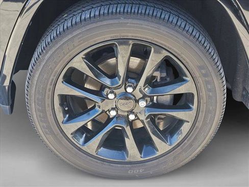 Used 2020 Jeep Grand Cherokee Altitude AWD/4WD image 22