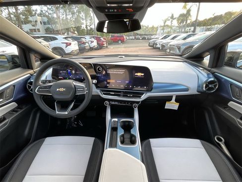 New 2026 Chevrolet Equinox EV LT image 19