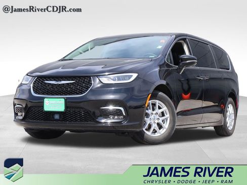 Used 2024 Chrysler Pacifica Touring-L FWD image 1
