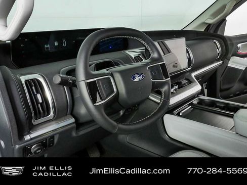 Used 2026 Ford Expedition Max Platinum w/ Driver's Package AWD/4WD image 4