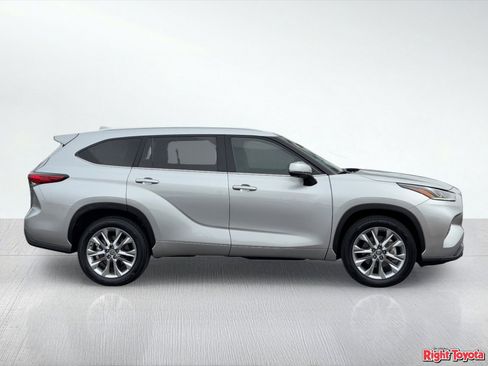 Used 2023 Toyota Highlander Limited image 7