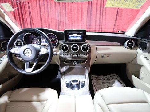 Used 2018 Mercedes-Benz C 300 Sedan image 15