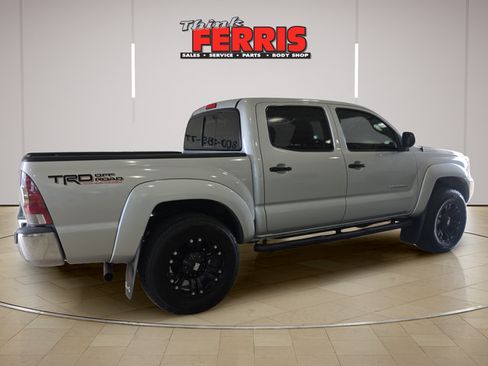 Used 2012 Toyota Tacoma 4x4 Double Cab w/ SR5 Pkg image 5