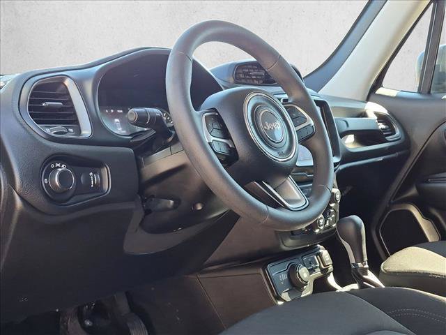 Used 2023 Jeep Renegade Latitude AWD/4WD image 10