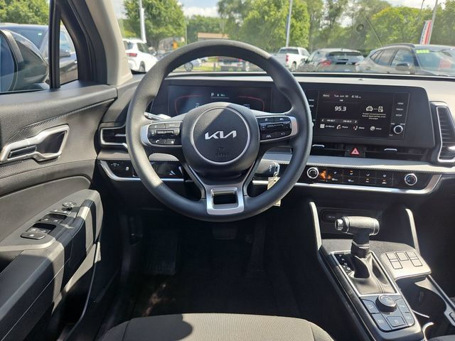 Used 2024 Kia Sportage LX AWD/4WD image 13