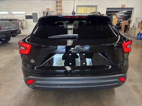New 2026 Chevrolet Trax LT w/ Driver Confidence Package FWD image 5